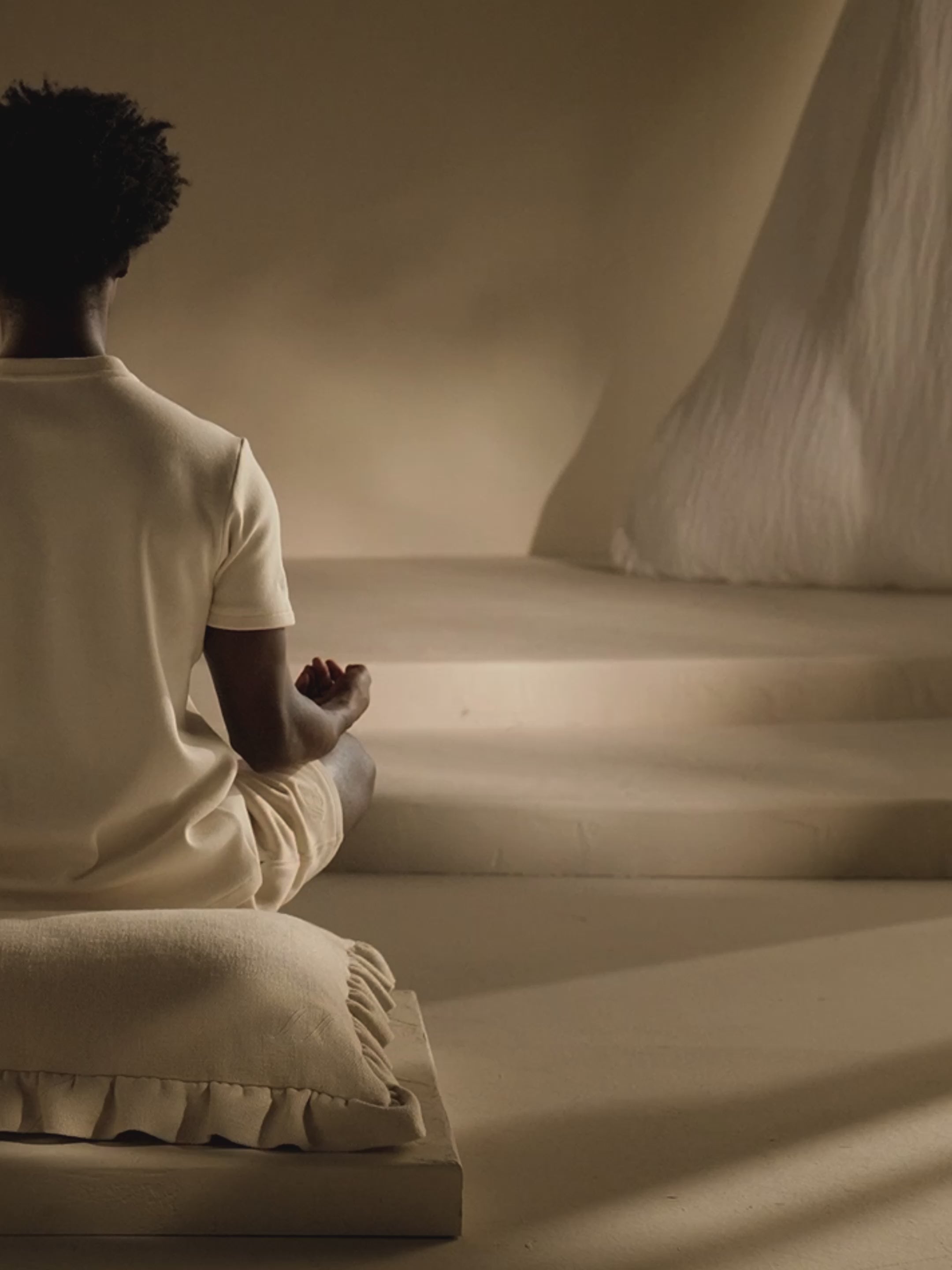 Load video: Linen and Buckwheat Meditation Cushion